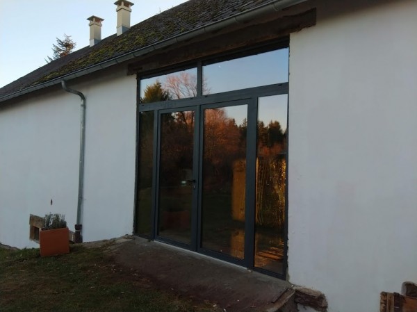 Ensemble menuisé aluminium RAL 7016 grange