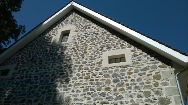 Habillage chevron de rive lambris de sous toiture PVC